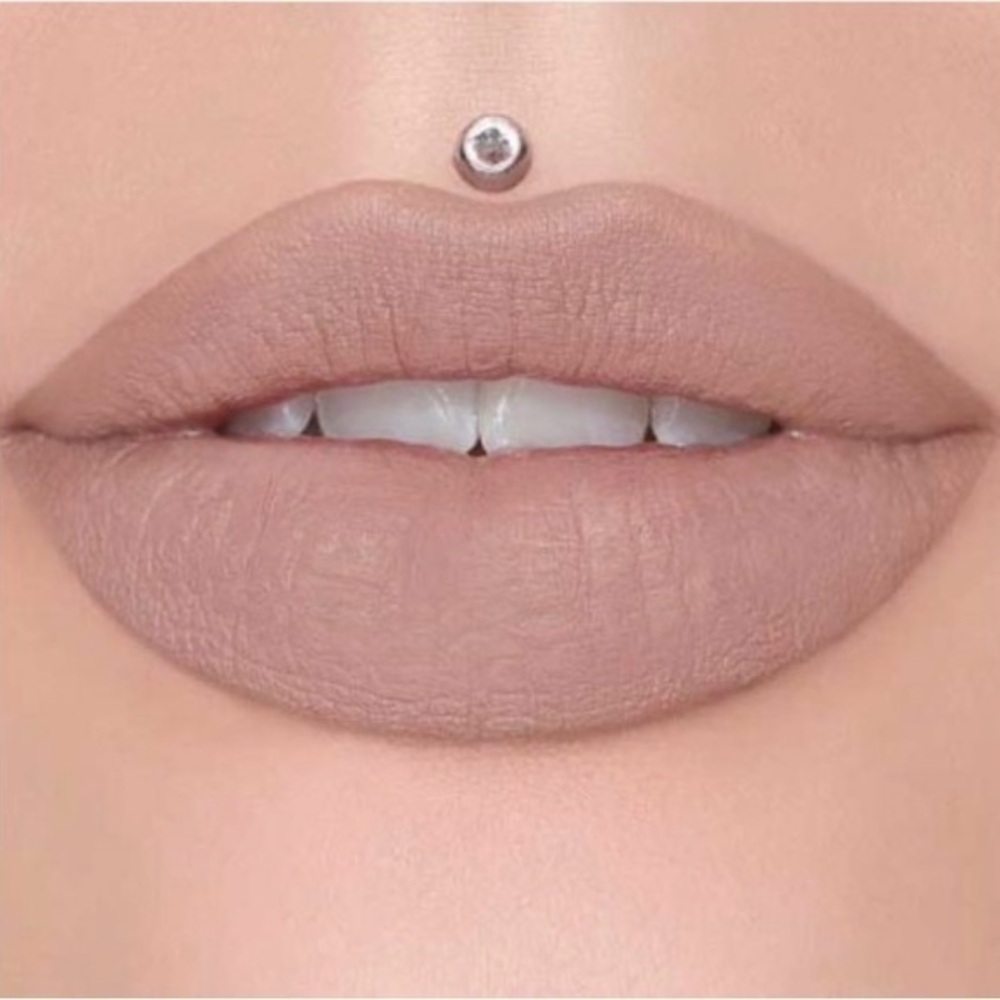 Jeffree Star CELEBRITY SKIN Supreme Gloss Nude Lipstick